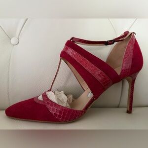 100% Authentic Manolo Blahnik Red Stiletto Heels